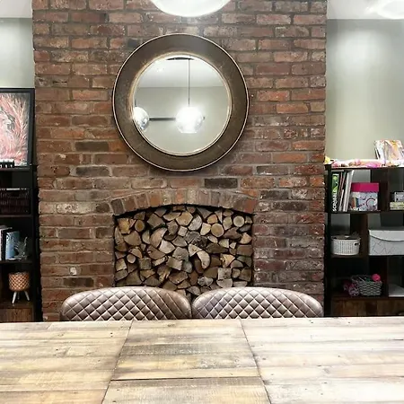 Luxury Close To The With Hot Tub & Bbq Fire Pit. 別荘 マンチェスター