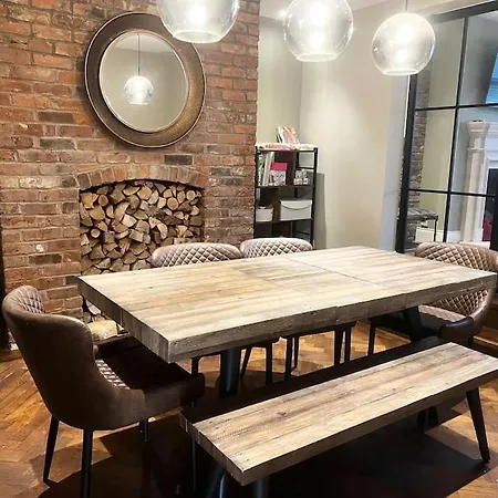 Luxury Close To The With Hot Tub & Bbq Fire Pit. 度假居 曼彻斯特