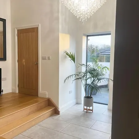 בית נופש Luxury Close To The With Hot Tub & Bbq Fire Pit.