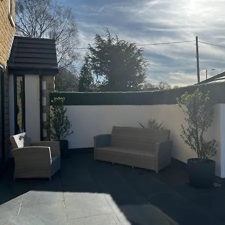 Luxury Close To The With Hot Tub & Bbq Fire Pit. בית נופש מנצ'סטר