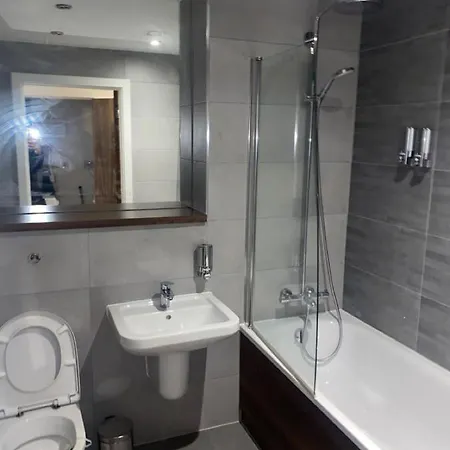 Superb Two Bedroom, Two Bathroom . Apartment