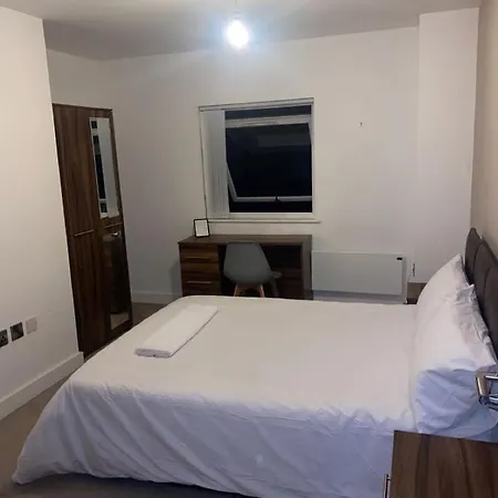 Superb Two Bedroom, Two Bathroom . Apartment *
