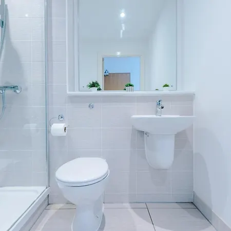 Stunning Scandi Centre Penthouse - Sleeps 10 - Parking Apartment Manchester