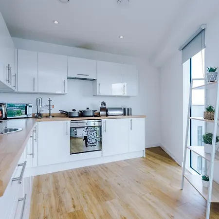 Stunning Scandi Centre Penthouse - Sleeps 10 - Parking