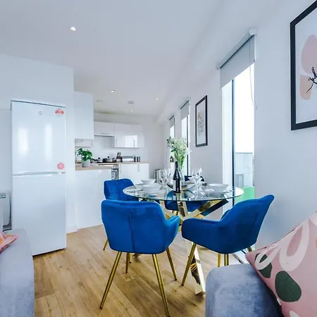 Apartment Stunning Scandi Centre Penthouse - Sleeps 10 - Parking Manchester