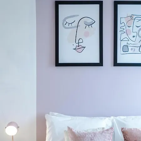 Stunning Scandi Centre Penthouse - Sleeps 10 - Parking Apartment Manchester