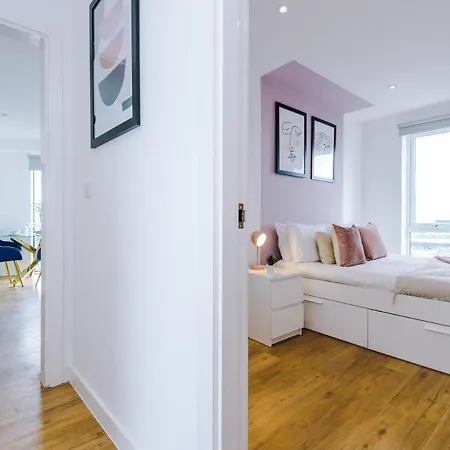 Stunning Scandi Centre Penthouse - Sleeps 10 - Parking Manchester