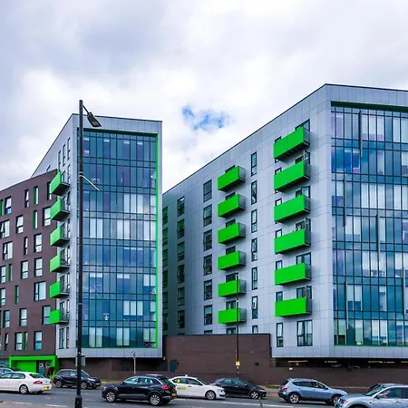 Apartment Stunning Scandi Centre Penthouse - Sleeps 10 - Parking *