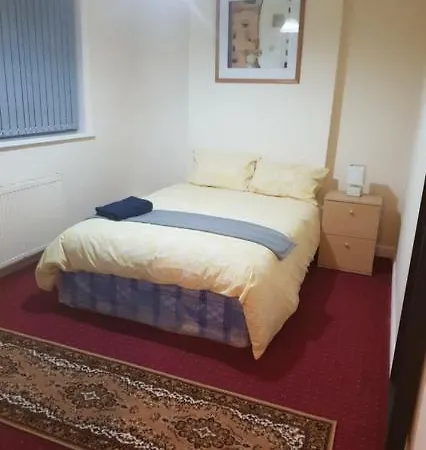 Feriehus Entire House,sleeps 11,free Parking