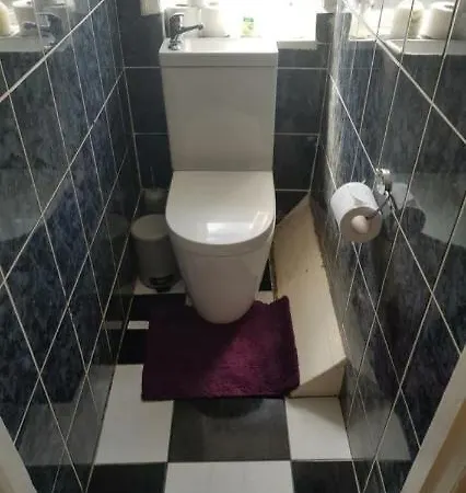 Feriehus Entire House,sleeps 11,free Parking *