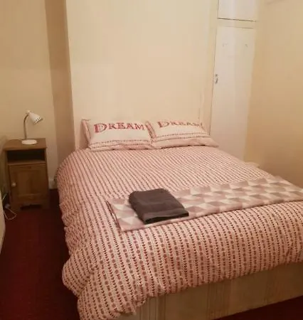 Entire House,sleeps 11,free Parking Feriehus Manchester