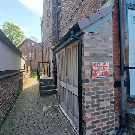 Lovely Studio-freeparking Nearby Restaurants Stores, Tram, Metro Link & Bus Stop Apartment