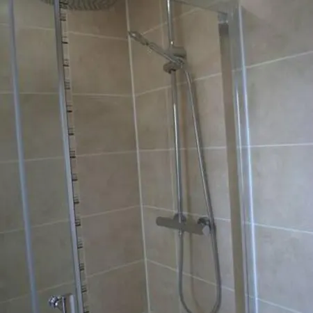 Dan's House Δωμάτια σε οικογενειακή κατοικία