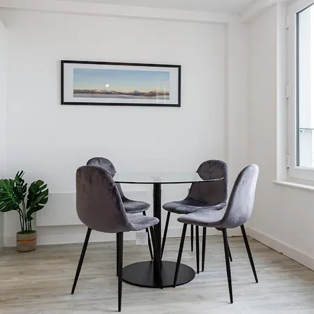Daire Contemporary 2 Bedroom Duplex In Salford *