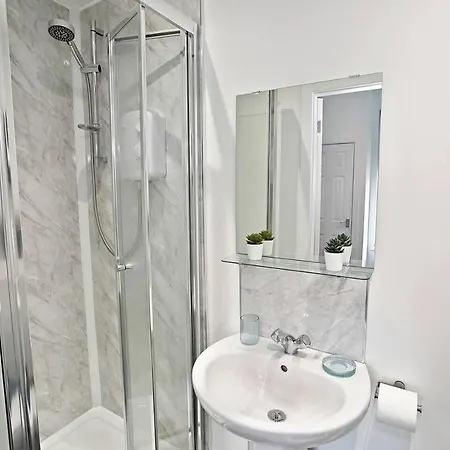 Stunning 4-Bed House In Manchester