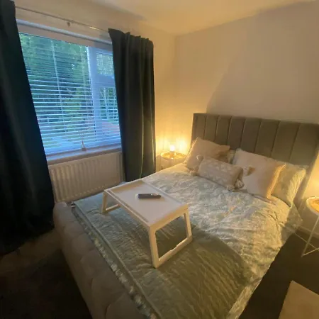 Holiday home Charming 3-bed House Near Central Manchester