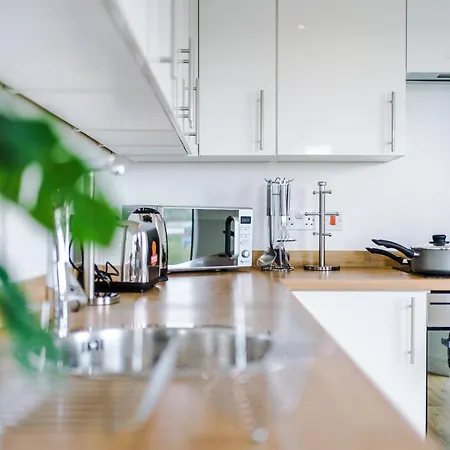 Apartment Stunning Scandi Centre Penthouse - Sleeps 10 - Parking Manchester