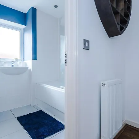 3 Bed Stylish Near The Etihad Stadium