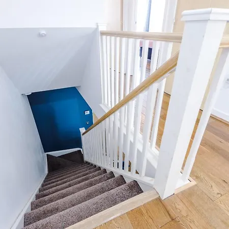 3 Bed Stylish Near The Etihad Stadium Manchester