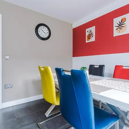 3 Bed Stylish Near The Etihad Stadium Manchester