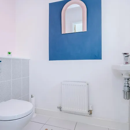 3 Bed Stylish Near The Etihad Stadium Manchester