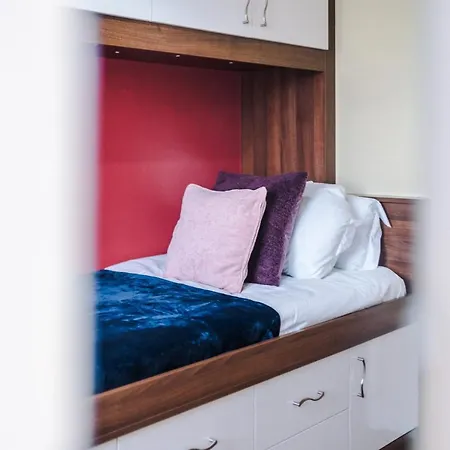 3 Bed Stylish Near The Etihad Stadium Manchester