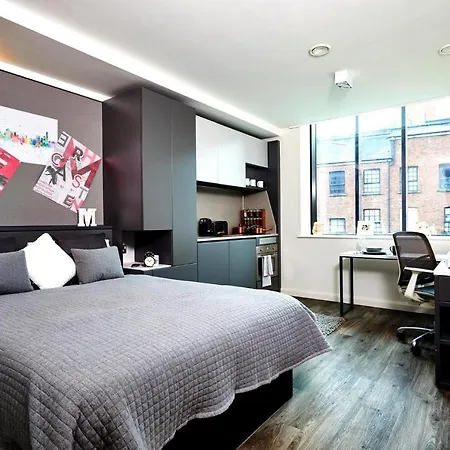 Student Only - Premium Studios With Breakfast At Vita Circle Square In Manchester * Манчестер