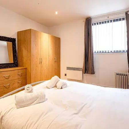 Apt In With Secure Parking Apartment Manchester