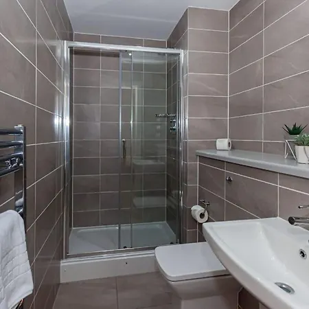 Lägenhet Cosy And Modern Media City Two Bedroom Apartment With Free Parking And Access To Gym & Cinema Room