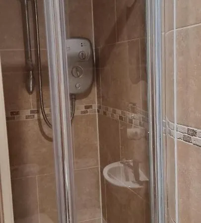Budget 4 Bedroom House,entire Place.sleeps 10