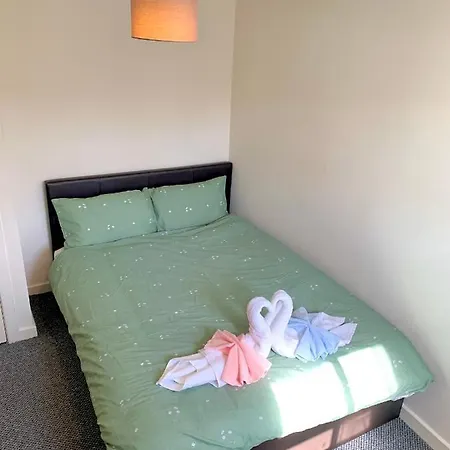 Проживание в семье Beautiful Double Bedroom Hosted Near Uni And City Center *
