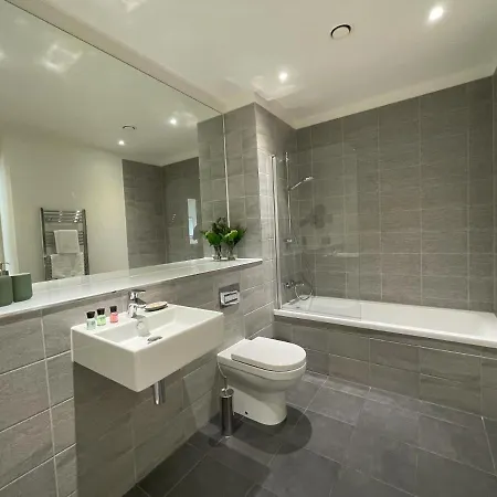 Salford Central - Luxury By Mgroupsa 아파트 *
