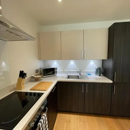 Salford Central - Luxury By Mgroupsa 아파트 *