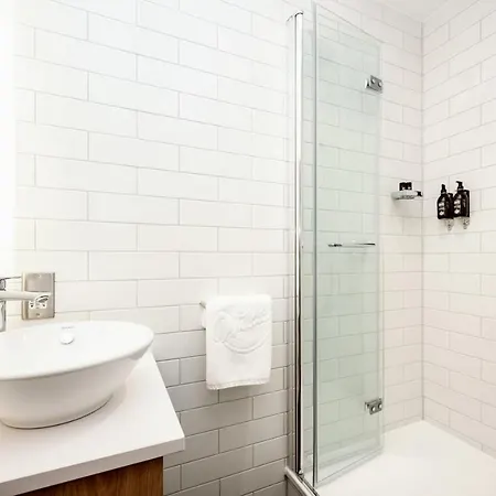 Wilde St. Peters Square Aparthotel 4*