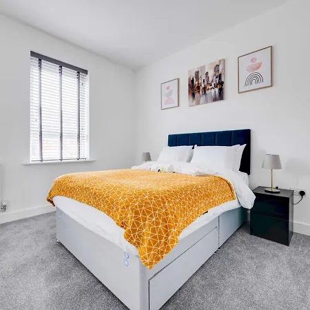Pass The Keys Modern 2 Bedroom Home In Manchester