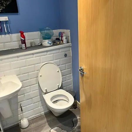 Apartment Spacious 1 Bed Apartment With Balcony, Close To Bars, Restaurants And Tram Stop Manchester
