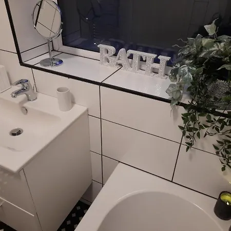 Cosy 4 Bed House 15 Min To Centre Holiday home *