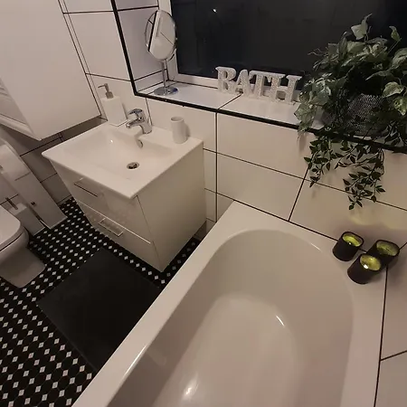 Cosy 4 Bed House 15 Min To Centre *