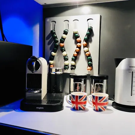 Contemporary Ancoats Penthouse With Large Private Terrace And Hot Tub Konukevi