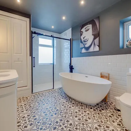 Pass The Keys Unique Stylish 3 Bedroom Sleeps 5 Feriehus