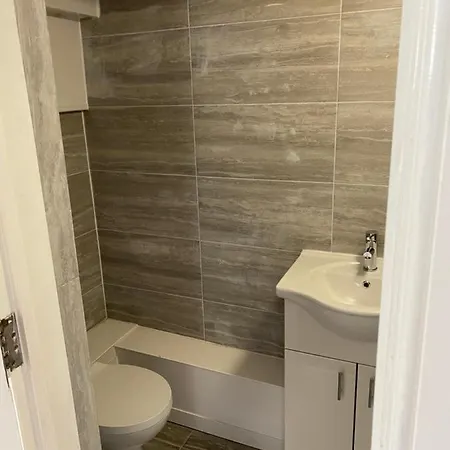 Beautiful Basement En-suite *