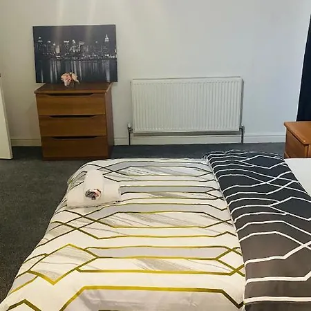 Beautiful Basement En-suite