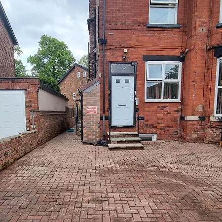 Lovely Studio-freeparking Nearby Restaurants Stores, Tram, Metro Link & Bus Stop *