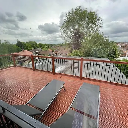 Mansion With Pool & Hot Tub Manchester בית נופש *