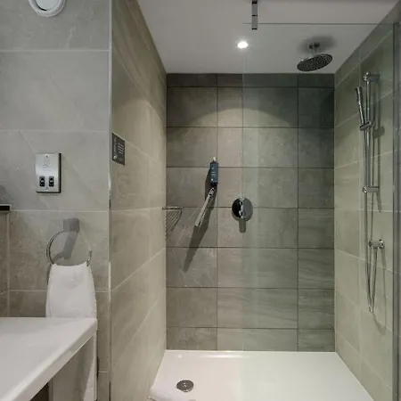 Maldron Centre Hotel 4*