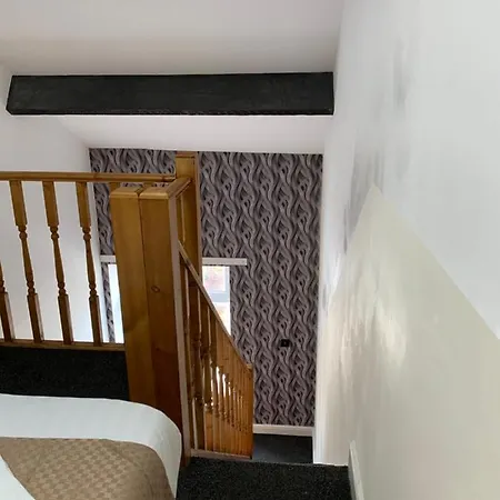 Imperial Salford 3* סלפורד
