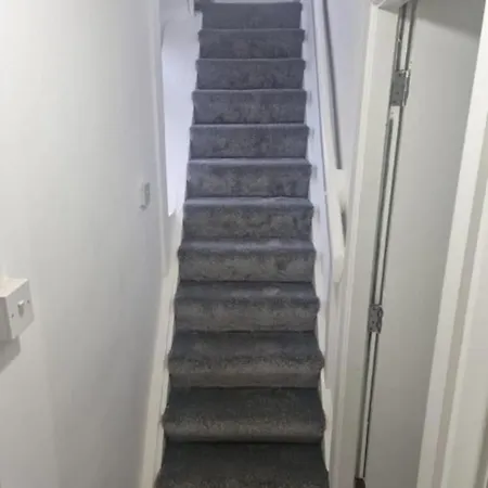 Prime Location Refurbished Room In A 3 Bed Loft *