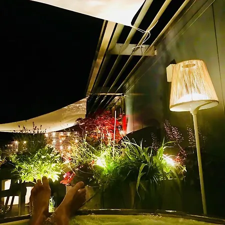 Contemporary Ancoats Penthouse With Large Private Terrace And Hot Tub Guest house Manchester