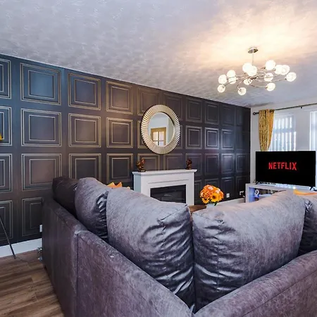 Stylish 4 Bedroom Close To City Centre 曼彻斯特