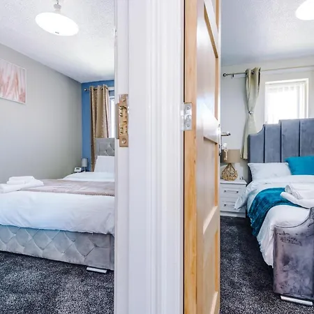 펜션 Stylish 4 Bedroom Close To City Centre